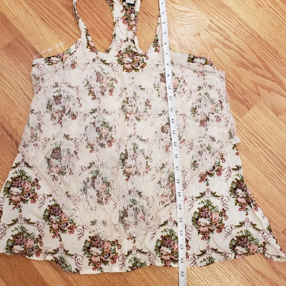 🍓 3/$20 Love Change Floral Racerback Tank Top - Picture 8 of 8